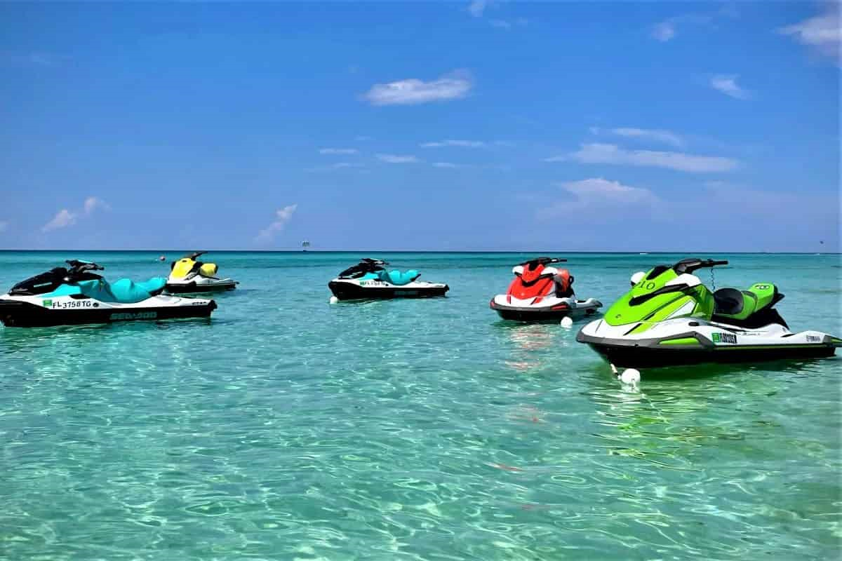 Explore Toronto with Full Day Pontoon Rentals
