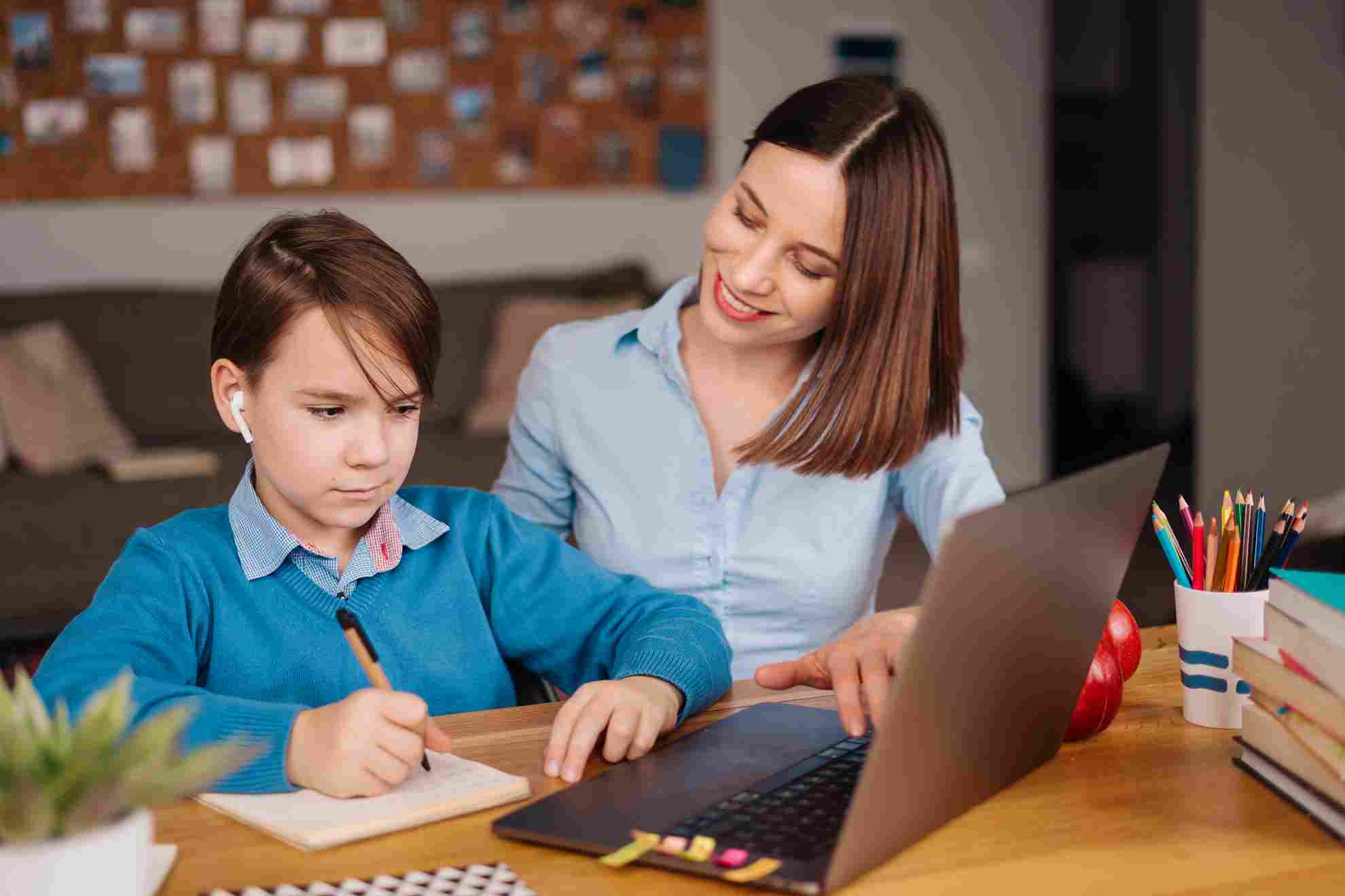 Online or Private Tutoring: What’s Best for 11 Plus Success in 2025?